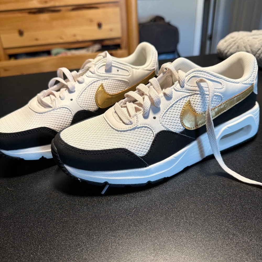 Nike Air Max SC Sneakers - Size 9.5 | White/Black/Gold